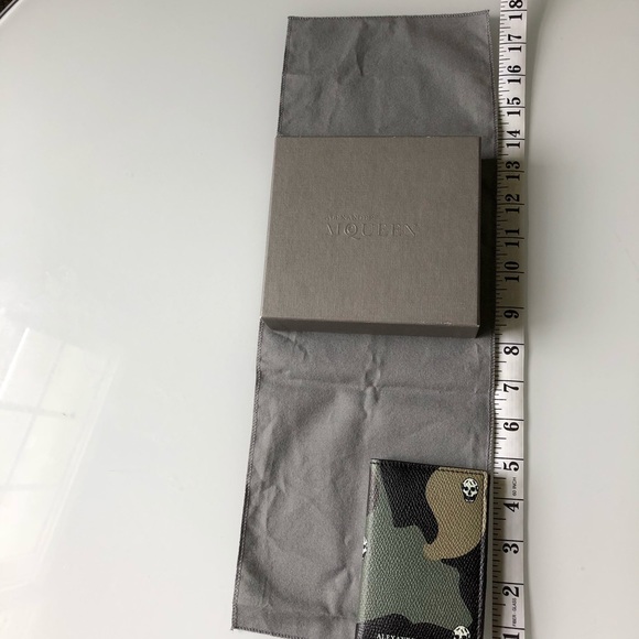SOLD NIB Alexander McQueen Card Holder - Picture 3 of 8